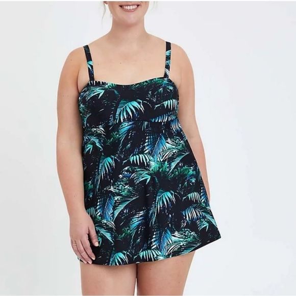 Torrid "palms forrest" Wireless Mid Strapless Swim Dress With Brief size 2! - Picture 2 of 12